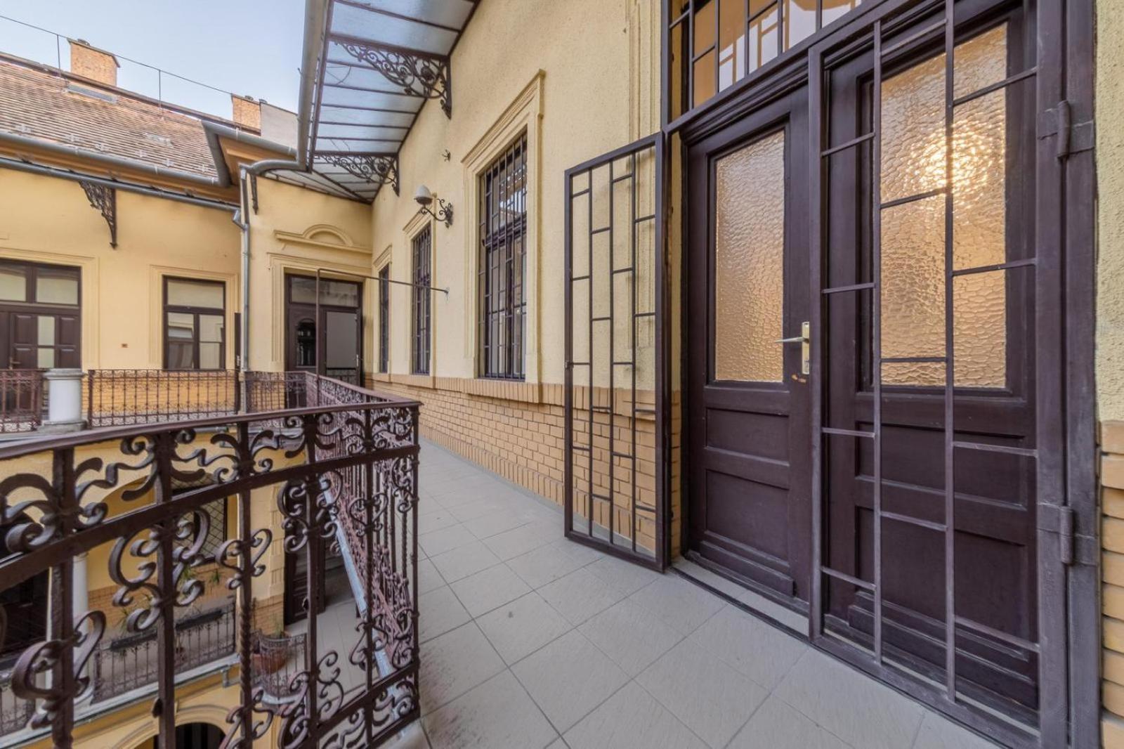 Sass Glamour Apartment Next To St Stephen Basilica S1 Budapest Exterior photo